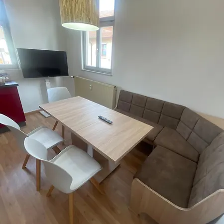 Neuwertig & Modern - Ferienwohnung Zentral In Forchheim *